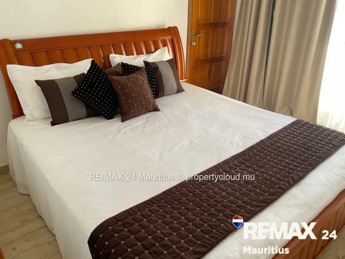 OCEANFRONT PENTHOUSE IN BLUE BAY - 4 BEDROOMS, PANORAMIC SEA VIEWS A rare investment opportunity on
