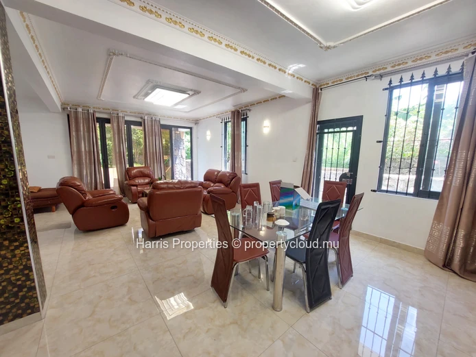 Two newly built duplexes available for rent in Pereybere