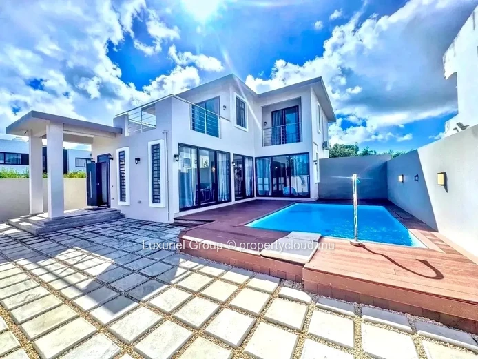 Splendid New Villa 3Bed Ensuite Office Swimming Pool