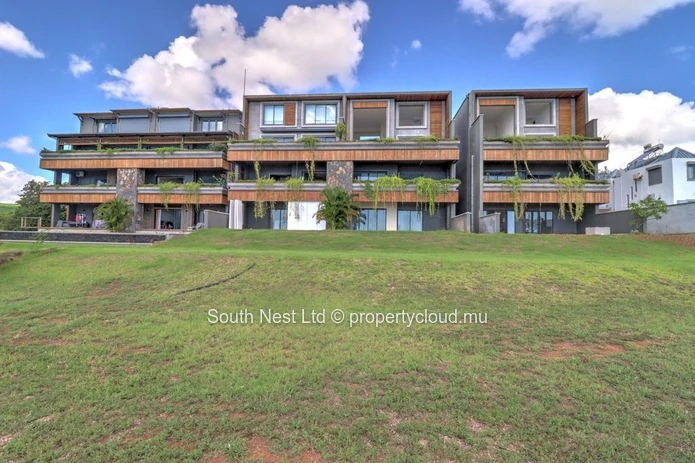 Rare appartement en pleine propriété de 3 chambres avec accès mer sur la côte Ouest