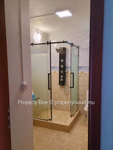16ème Mille (Forest-Side) : 2021 House 5-Bedrooms / 3 Bathrooms