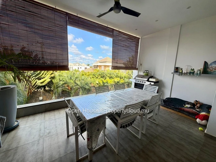 3-Bedroom G+2 Apartment for Sale in Pereybere