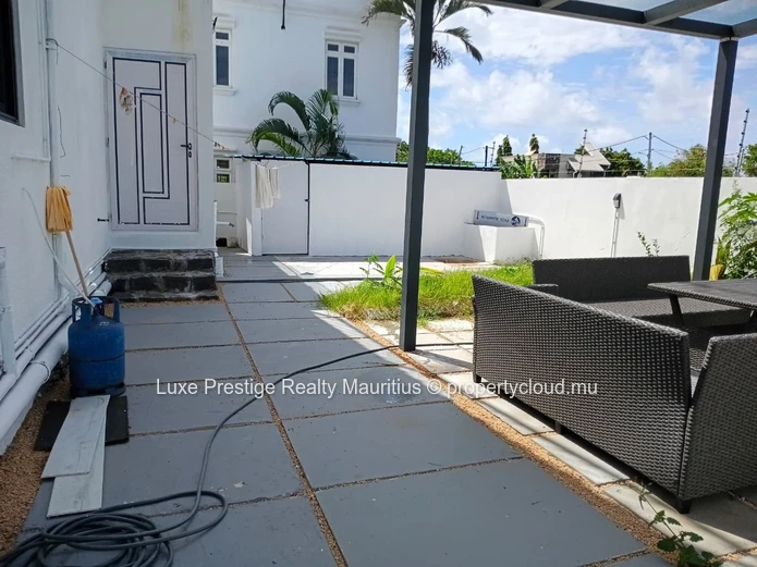 Newly built 4-bedroom luxury villa with pool in Calodyne – 3 minutes from the beach   | Land 10 perches | 210 m² buil...