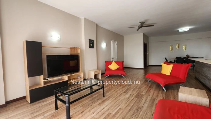 Appartement contemporain de 3 chambres à Rose Hill, climatisation, ascenseur privé et à proximité des commodités. Un ...