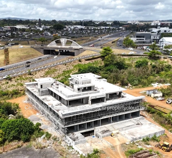 Premium Showrooms & Offices for Sale at Bagatelle Junction, Moka Smart City – Green Business Hub