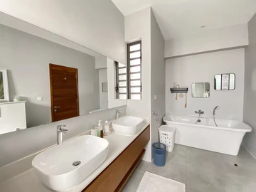 4 Bedroom Villa