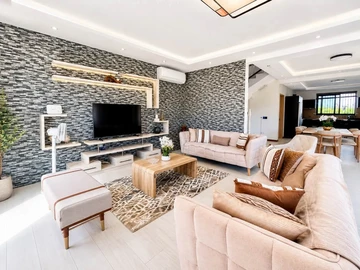 4 Bedroom Villa