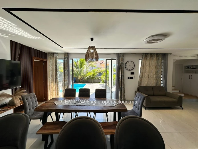 Exceptional Contemporary  4-bedroom Villa for sale in Grand-Baie — Vingt-Pieds