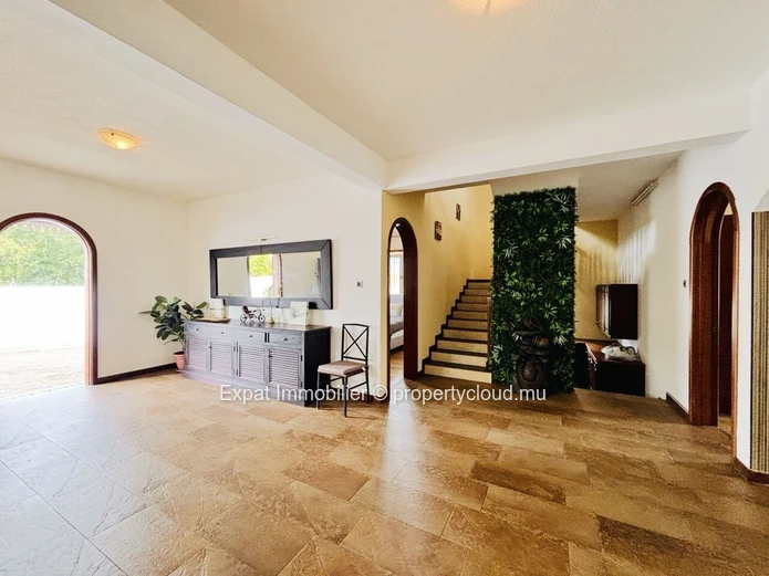 4-Bedroom Family Villa In A Secure Residence – Balaclava