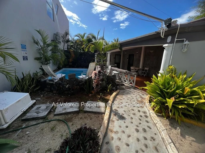 4-Bedroom Villa with Private Pool for Sale in Pointe aux Sables
