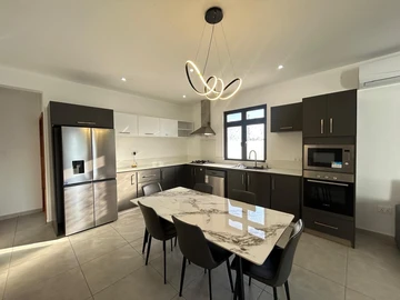 4 Bedroom Villa