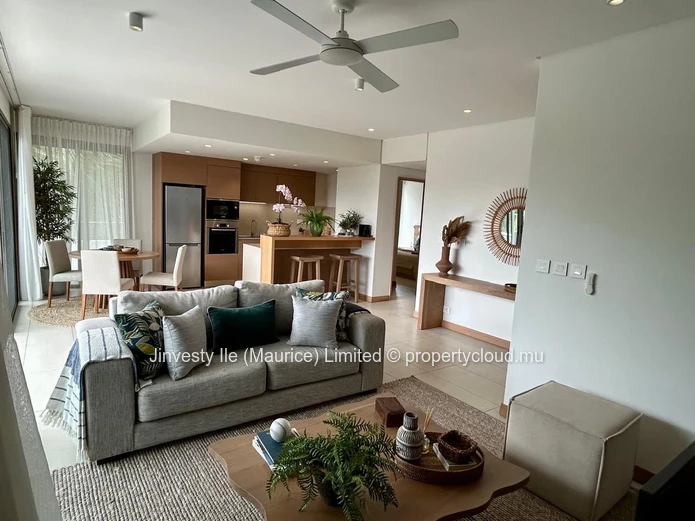 JINVESTY : Penthouse 2 chambres avec piscine Golf MONT CHOISY 790K€