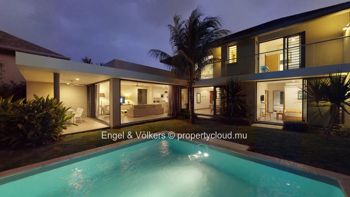 Elelgant 3-Bedroom Villa with Private Pool on the West Coast