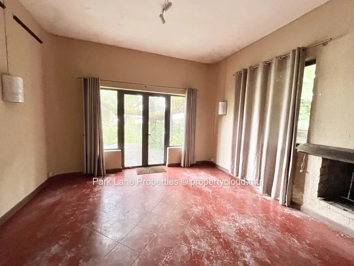 Two independent houses with commercial potential – Perfect for a large family or office space in Curepipe
