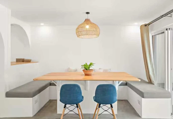 Charming and bright 4 bedroom semi-detached villa