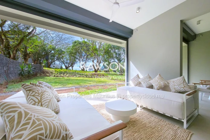 Luxury Apartment With Garden 