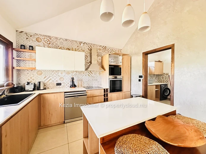 Contemporary Single-Storey Villa (Sole Mandate)