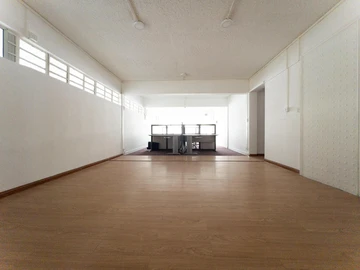 Spacious office space of 190 m² on the ground-floor office in central Quatre Bornes – Ideal for businesses