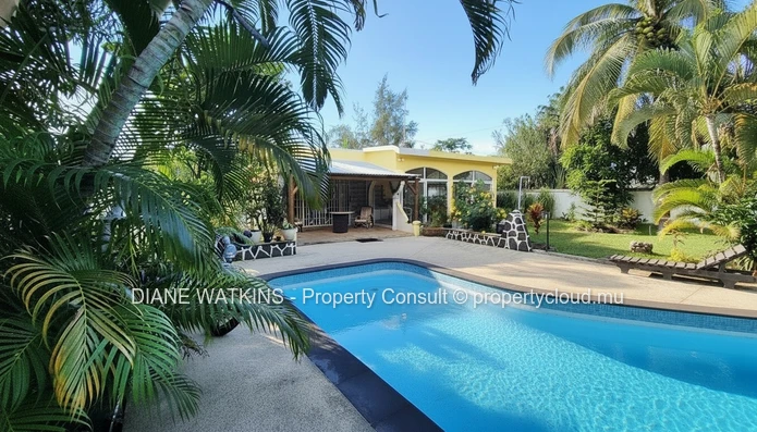 Maison Meublée de 3 Chambres à Vendre près de Blue Bay, Île Maurice – Piscine, Jardin Tropical et Opportunité d’Inves...