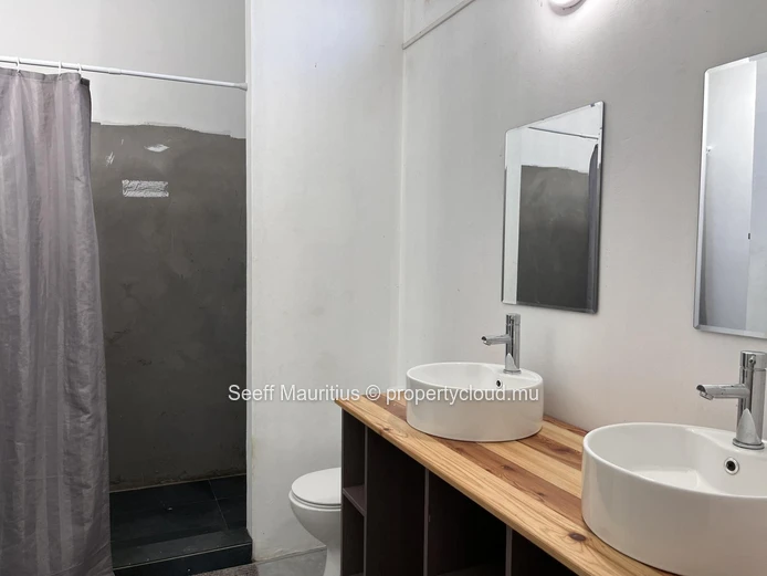 Serene Modern Living Near Balaclava