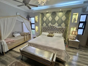 5 Bedroom House