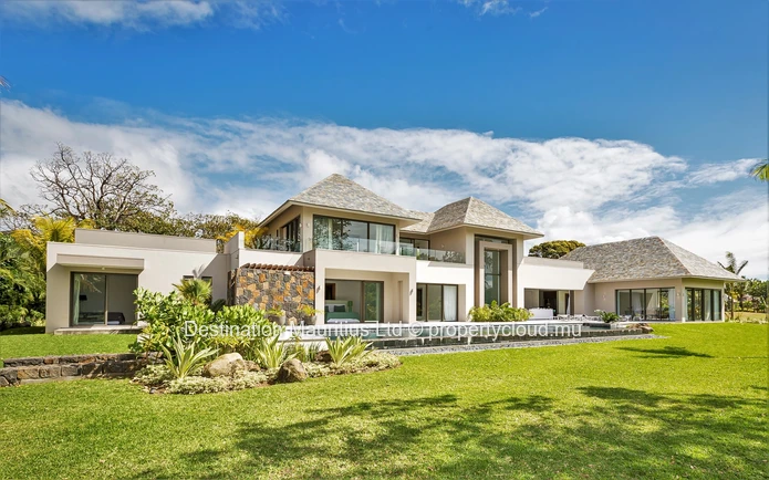 Domaine de Luxe Contemporain avec Vues sur Golf de Championnat