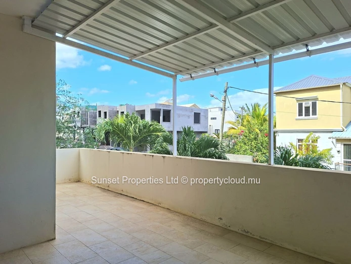 Apartment | 3 bedrooms | Shaded terrace