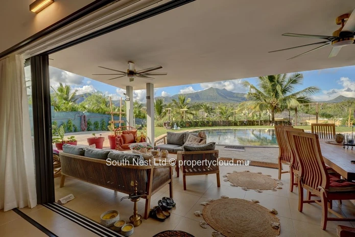 Villa familiale exceptionnellement rénovée avec vue panoramique sur les montagnes