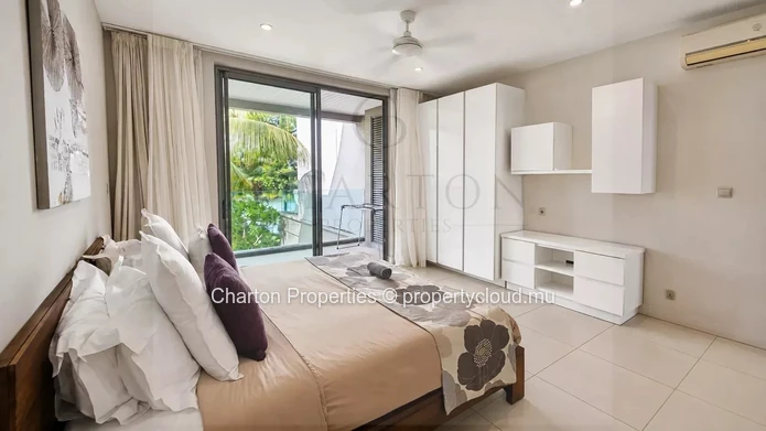 Appartement contemporain de 3 chambres avec vue sur la rivière et le lagon