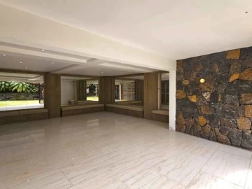 Maison de 8 Chambres