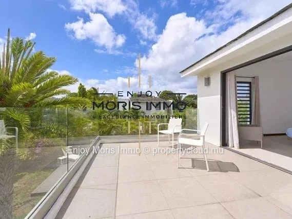 Villa with pool for rent in Trou aux Biches – Mauritius | 222 m² | 4 bedrooms | 3-minute walk from the beach