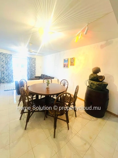 3-Bedroom Ground-Floor Apartment with Terrace and Garage Near Péreybère Beach