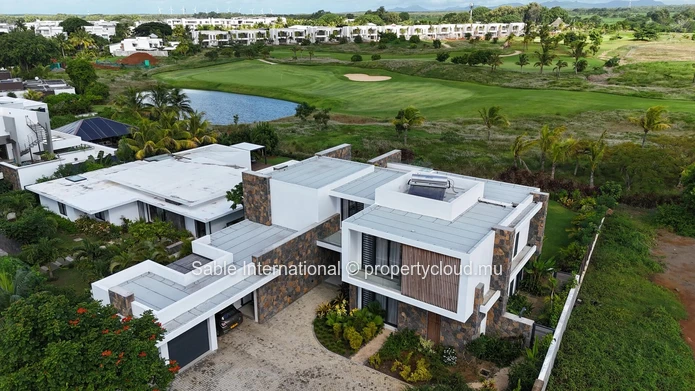 Villa de luxe avec piscine privée à Roches Noires! Entièrement meublée.