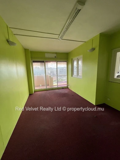 Large 4,000 sqft Office with Wraparound Balcony – Ideal for Call Centre | Quatre Bornes