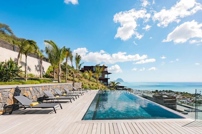 Unique ! Villa Neuve Offrant Une Vue Mer & Morne A 270° Sur Les Hauteurs De Riviere Noire - Ile Maurice