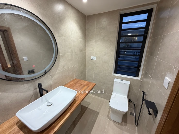 À Vendre | Maison Neuve De 4 Chambres | À 5 Minutes À Pied Du Jardin Balfour | Beau-Bassin