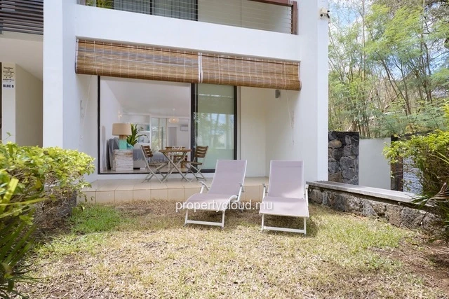 For sale: one bedroom suite apartment on the ground floor, furnished and equipped, accessible to foreigners in Mont C...