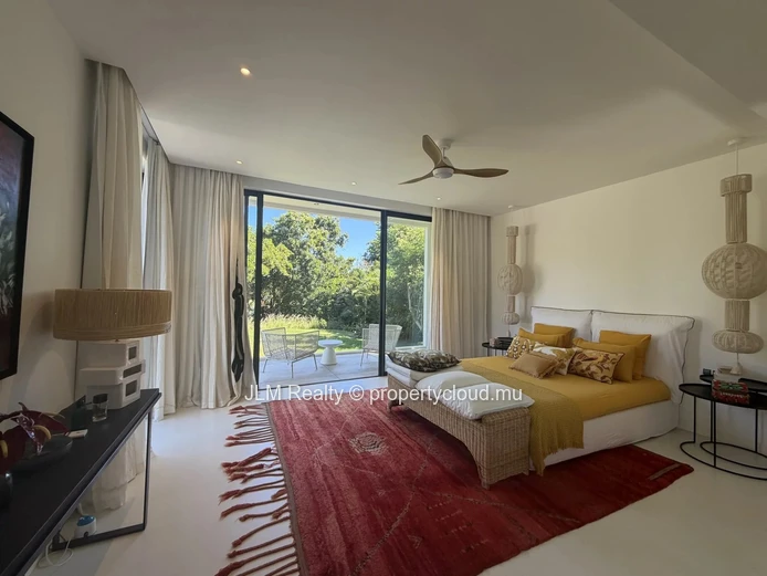 À Vendre : Villa Contemporaine de Prestige de 5 Chambres à Tamarin, Île Maurice