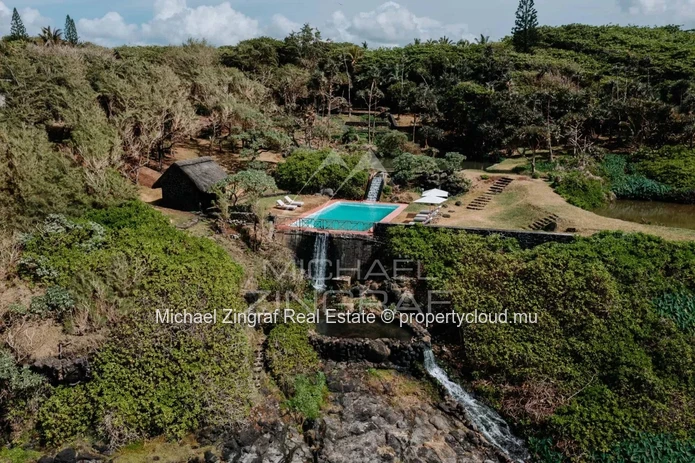 Villa in the south of the island LE CAMPEMENT