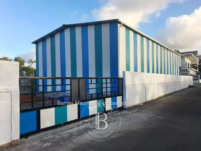 FLACQ – Versatile warehouse – 250 sqm