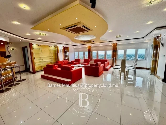 QUATRE BORNES - Duplex - 4 chambres - 330 m²