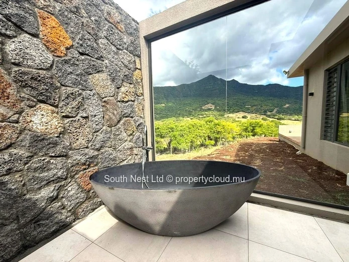 Villa contemporaine de luxe avec vue panoramique sur Le Morne – Rivière Noire