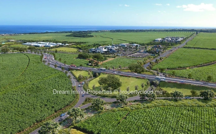 Terrain Residentiel De 595 M2 Vue Mer & Montagne A Flic En Flac - Ile Maurice