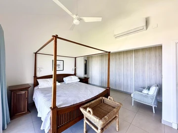 5 Bedroom Villa