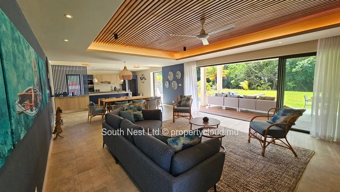 Villa 3 chambres avec piscine privée jacuzzi accès mer et proche golf