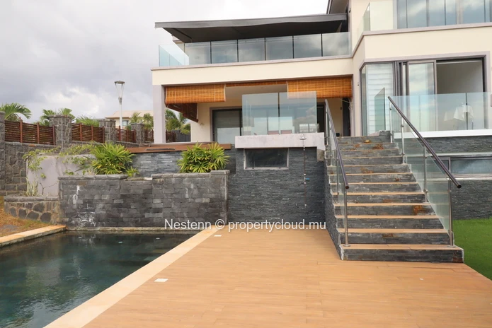 Élégante villa de 446 m² 