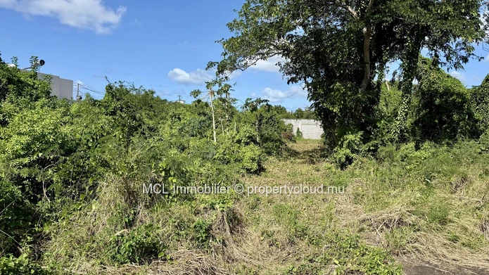 "Prime Residential Land for Sale in Péreybère, Ideal for Building!"