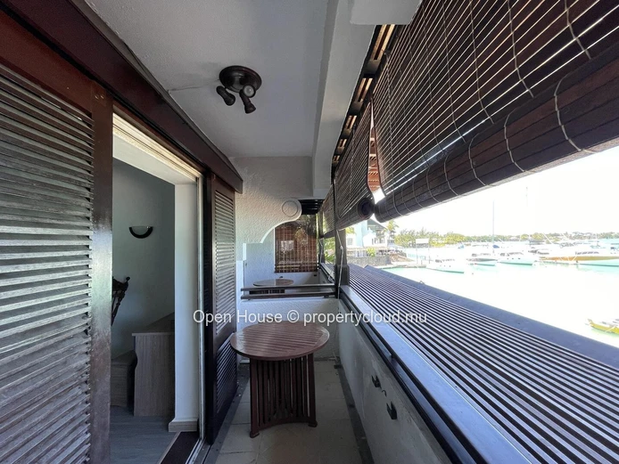 Waterfront apartment for sale in Grand Baie, 147m², 2 bedrooms