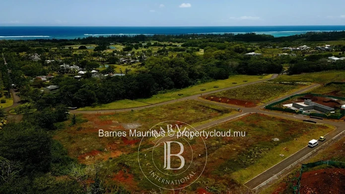 BEL OMBRE - Plot of land with mountain views - 1,575 m²