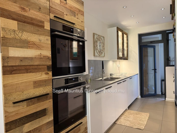 Élégant Appartement Rez-de-Jardin 2,5 Chambres avec Jardin Privatif – Azuri